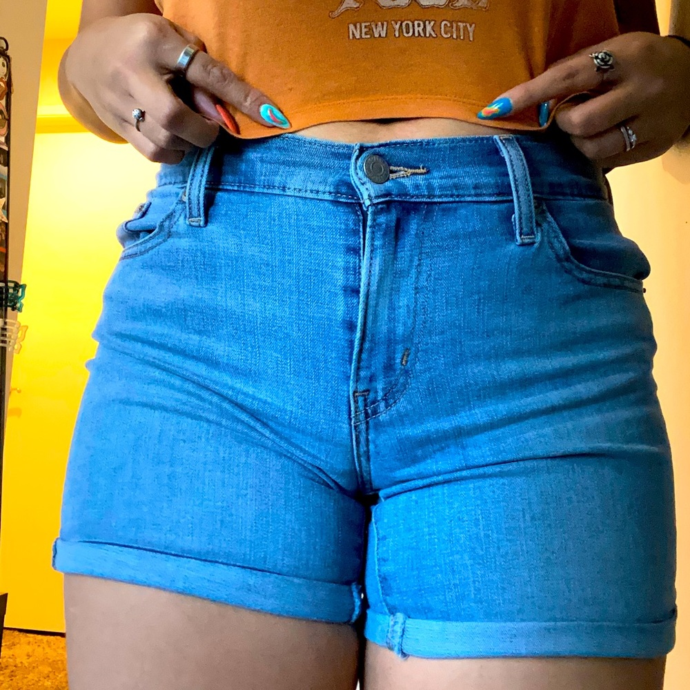 Levi’s shorts 26